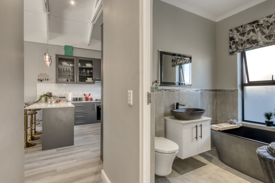 3 Bedroom Property for Sale in Aan de Wijnlanden Western Cape